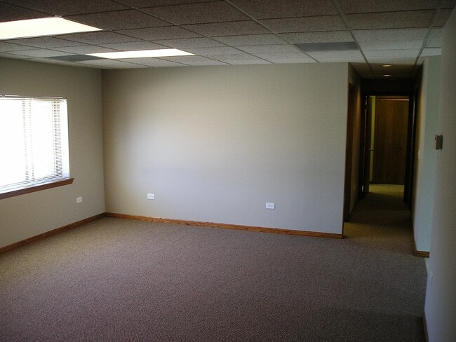9100 Ogden Ave in Brookfield, IL - Building Photo - Building Photo