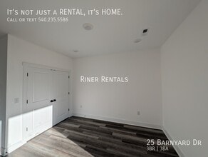 25 Barnyard Dr in Bridgewater, VA - Foto de edificio - Building Photo