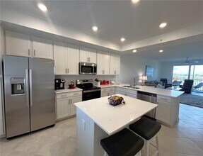 17625 Opal Sand Dr in Venice, FL - Building Photo - Building Photo