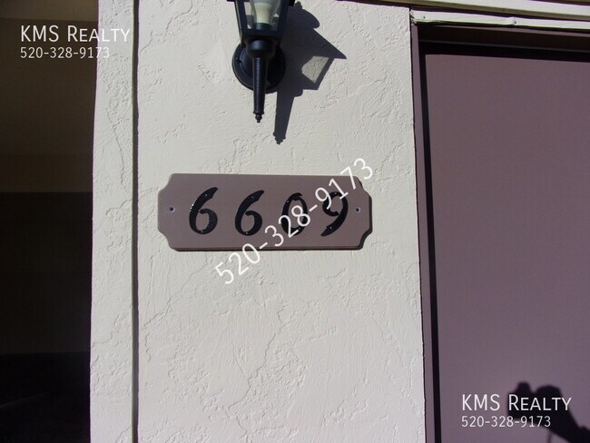 6609 East Calle Alegria in Tucson, AZ - Building Photo - Building Photo