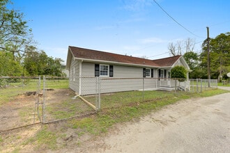 2046 Echo Ave in North Charleston, SC - Building Photo - Building Photo