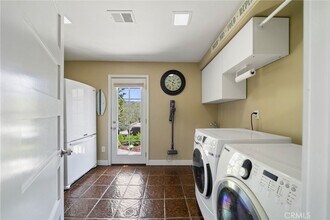 215 Monterey Dr in Laguna Beach, CA - Building Photo - Building Photo