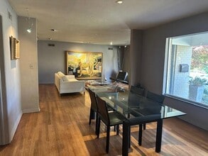 1710 Dorchester Dr in Nichols Hills, OK - Building Photo - Building Photo