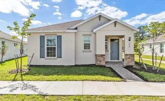 826 Friendship Cir in La Belle, FL - Building Photo