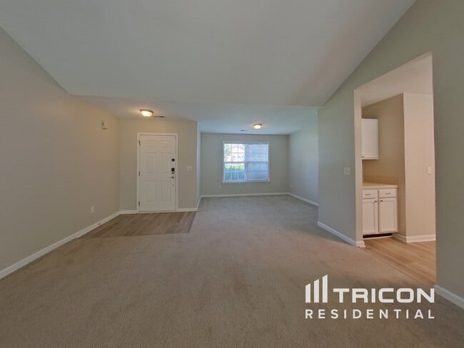 108 Lauren Wood Cir in Taylors, SC - Building Photo - Building Photo