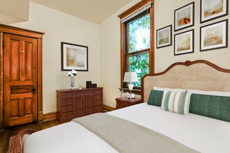 3212 N Clifton Ave in Chicago, IL - Foto de edificio - Building Photo