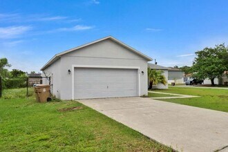 820 Grantham Dr in Kissimmee, FL - Building Photo - Building Photo