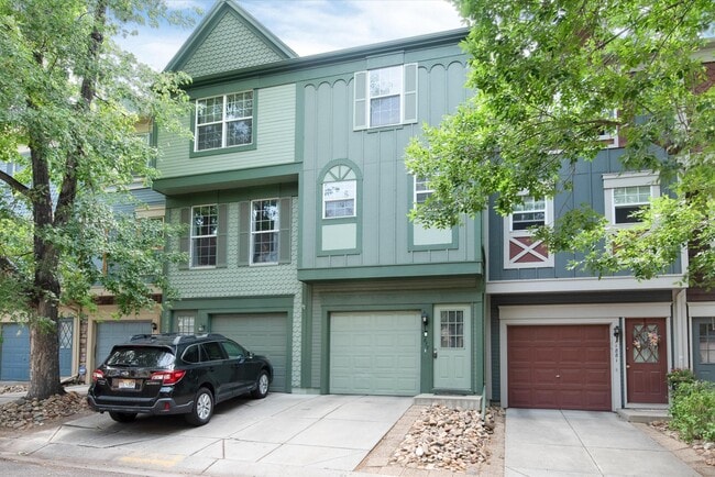 11877 E Kepner Dr in Aurora, CO - Building Photo - Building Photo