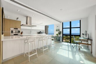 1121 Crandon Blvd, Unit # 702 in Key Biscayne, FL - Building Photo - Building Photo