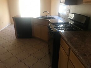 12727 Berrydale St in Victorville, CA - Building Photo - Building Photo