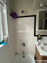 208 Winthrop Rd in Brookline, MA - Building Photo - Building Photo