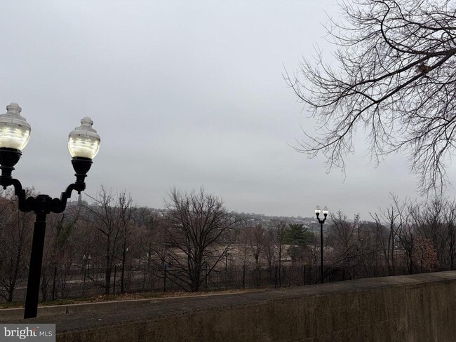 1575 N Colonial Terrace in Arlington, VA - Building Photo - Building Photo