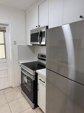 5300 Hollywood Blvd, Unit 206 in Hollywood, FL - Building Photo - Building Photo