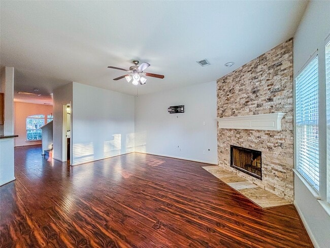 6023 Indian Creek in Missouri City, TX - Building Photo - Building Photo