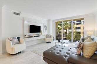 99 SE Mizner Blvd in Boca Raton, FL - Building Photo - Building Photo