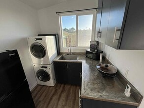 268 Meadowbrook Dr in San Diego, CA - Building Photo - Building Photo