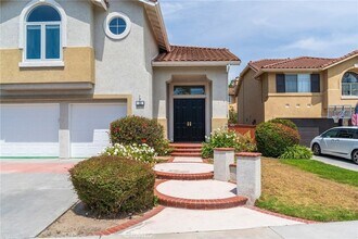 20 Las Fieras in Rancho Santa Margarita, CA - Building Photo - Building Photo