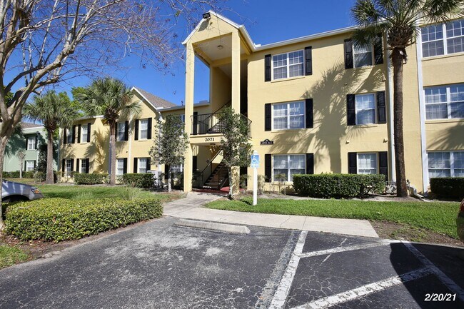 2071 Dixie Belle Dr in Orlando, FL - Building Photo - Building Photo