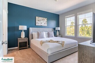 2300 Tapestry Park Dr, Unit 2250-409 in Land O Lakes, FL - Foto de edificio - Building Photo