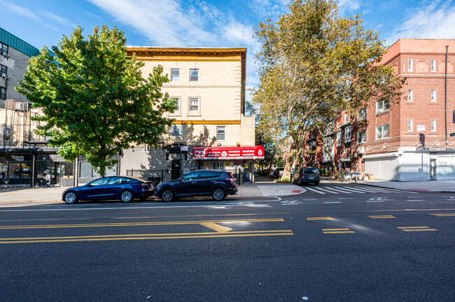 50 Hampton Pl in Brooklyn, NY - Foto de edificio - Building Photo