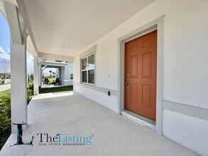 2024 Cross Prairie Pkwy in Kissimmee, FL - Building Photo - Building Photo