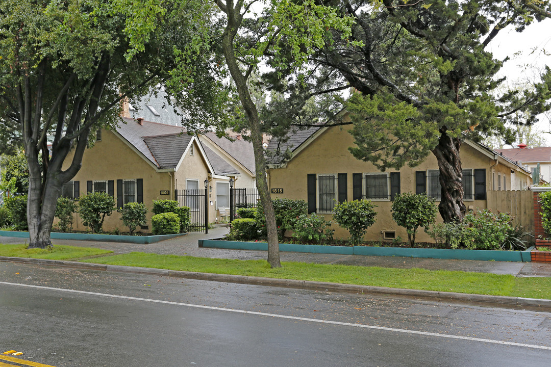 Tuscany Villas in Sacramento, CA - Building Photo