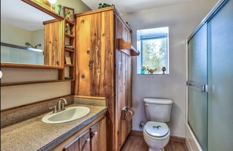 11540 Deerfield Dr in Truckee, CA - Building Photo - Building Photo