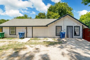 125 Glenwood Ct in San Antonio, TX - Building Photo