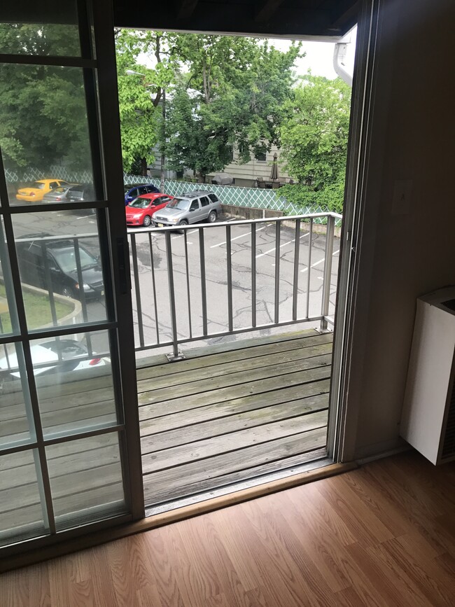 342 Stuyvesant Ave, Unit 12