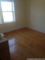 14 Centre St in Cambridge, MA - Building Photo