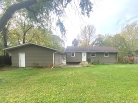 6634 Fridley St NE in Fridley, MN - Building Photo