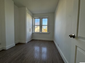55 Wallis Ave in Jersey City, NJ - Building Photo - Building Photo