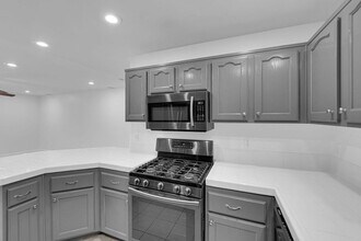 7294 Dicentra Rd in Las Vegas, NV - Building Photo - Building Photo