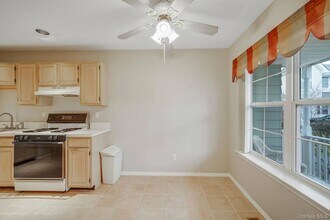 18 Summerfield Cir in Central Islip, NY - Building Photo - Building Photo