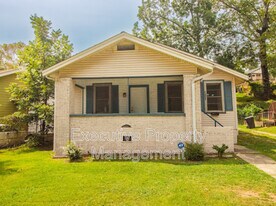 1521 Graymont Ave W in Birmingham, AL - Building Photo