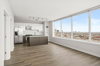 772w W Adams St in Chicago, IL - Foto de edificio - Building Photo