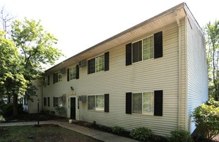White Oak Square Apartments in Amelia, OH - Building Photo