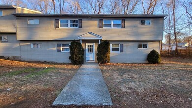 40 Haviland Rd, Unit C4 in Poughkeepsie, NY - Building Photo - Building Photo