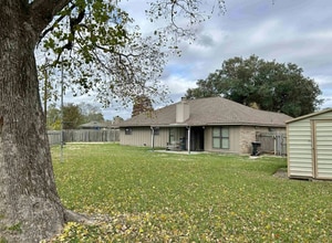4895 Taft St in Beaumont, TX - Foto de edificio - Building Photo