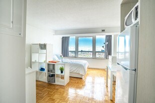 1555 Boul. René-Lévesque O in Montréal, QC - Building Photo