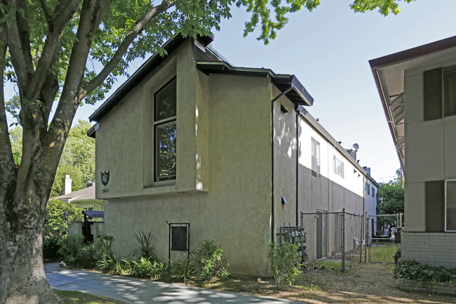 Lancer Apartments in Sacramento, CA - Building Photo - Building Photo