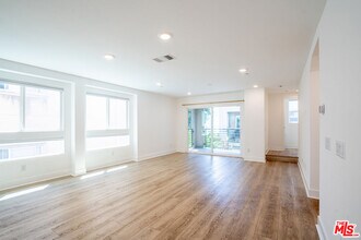 5257 Bainbridge Pl in Los Angeles, CA - Building Photo - Building Photo