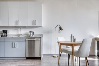 2340 N California Ave in Chicago, IL - Building Photo - Building Photo