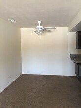 18856 Rock Springs Rd in Hesperia, CA - Building Photo - Building Photo