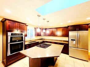 1560 10th St NE in East Wenatchee, WA - Building Photo - Building Photo