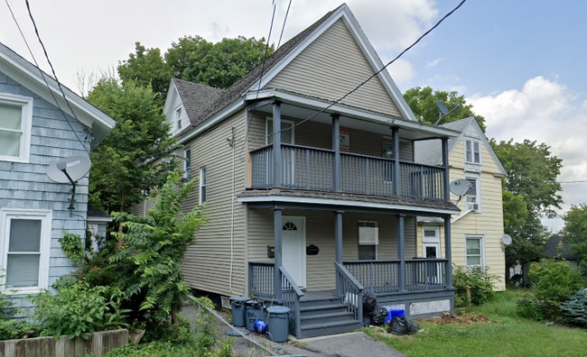 109 Ashworth Pl, Unit 2 in Syracuse, NY - Foto de edificio - Building Photo