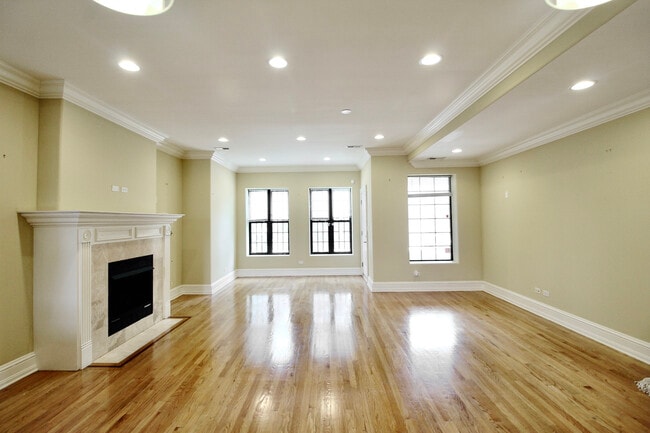 5528 S Indiana Ave in Chicago, IL - Building Photo - Building Photo