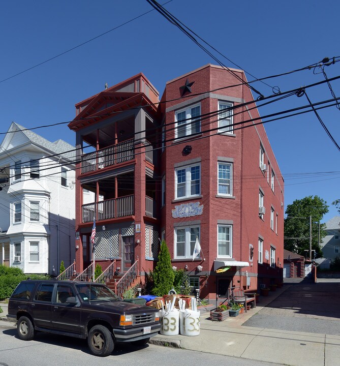 133-135 Deane St in New Bedford, MA - Foto de edificio