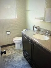 1360 Orange Ave in Redding, CA - Building Photo - Building Photo