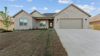 85 N Adler Ave in Farmington, AR - Building Photo